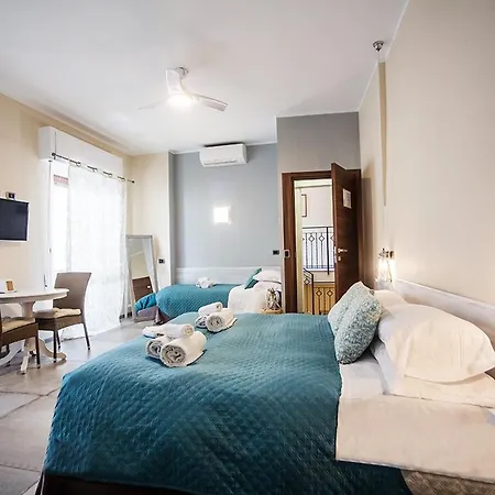 Hotel L'antico Borgo Elena 2*