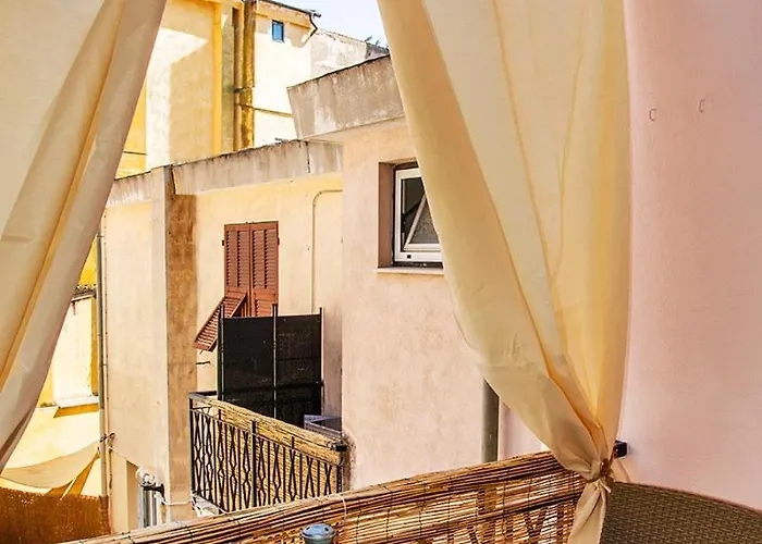 Hotel L'antico Borgo Elena 2*