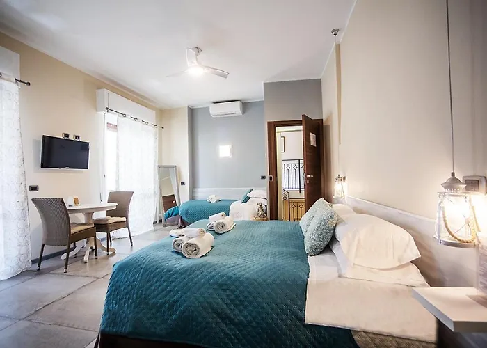 Hotel L'antico Borgo Elena 2*